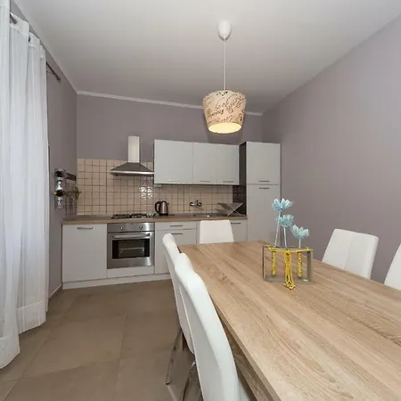 Filip Apartment *